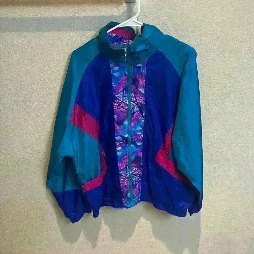 Vintage Atheltech zip up jacket woman’s size Large